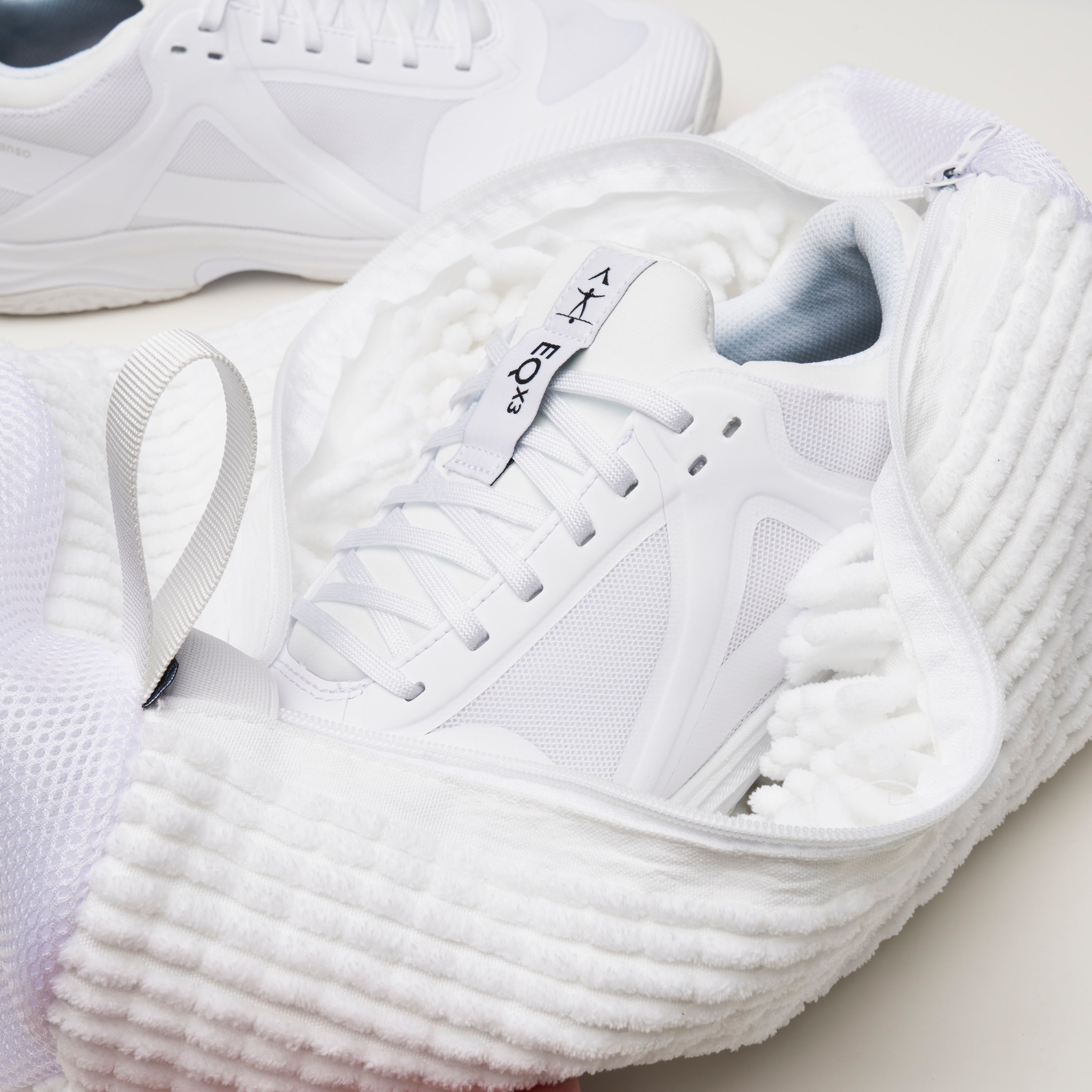 Kanso Shoe Wash Bag - White